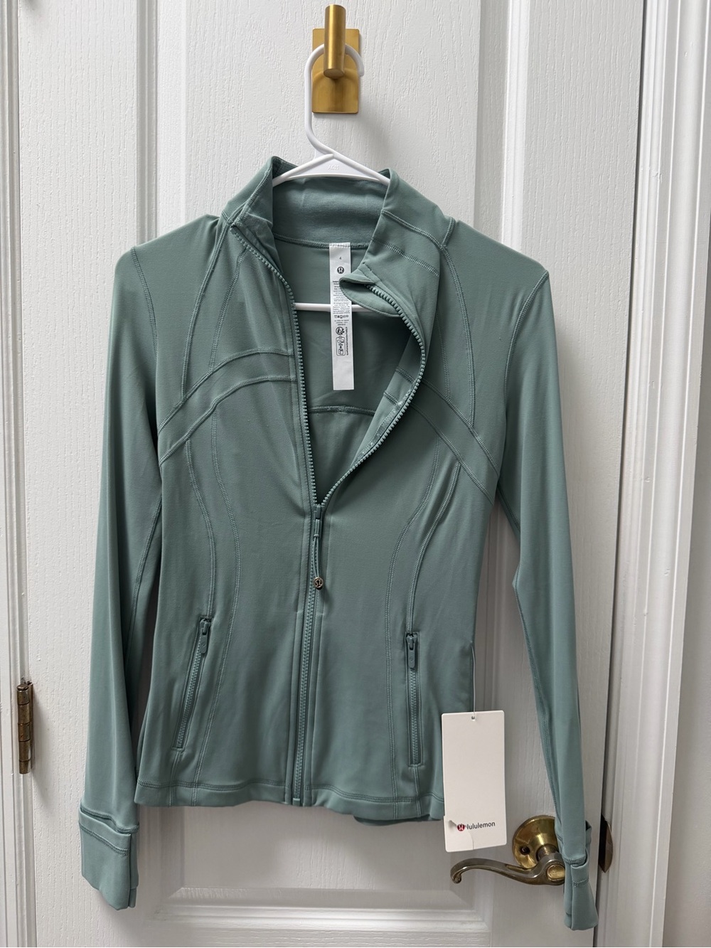 lululemon athletica women's jacket in sage green
